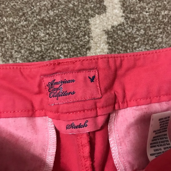 AMERICAN EAGLE PINK SHORTS SIZE 4 - Picture 2 of 4